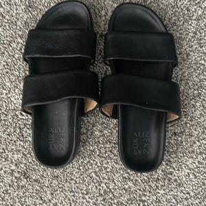 Naturalizer slip ons black